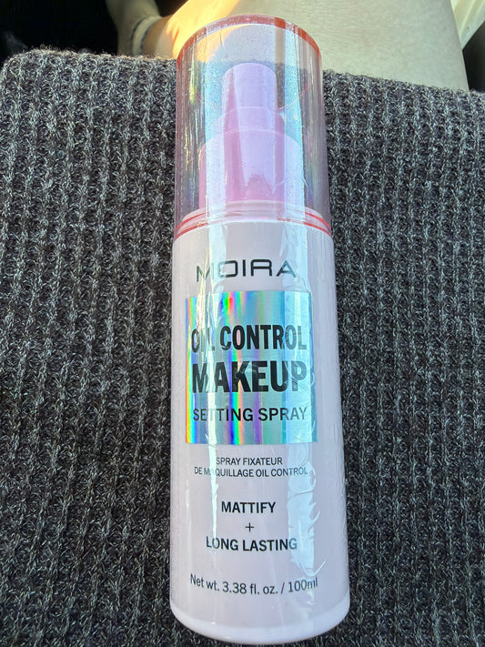 Oil control makeup setting spray
